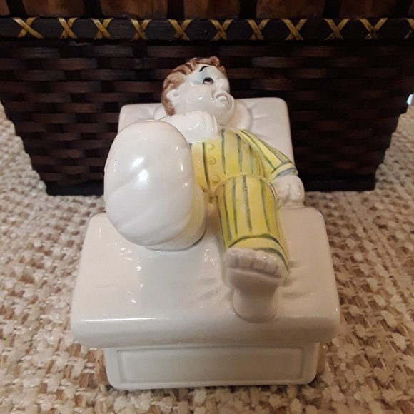 Omnibus Poor Me Man Broken Arm Leg Trinket Box - Picture 2 of 9